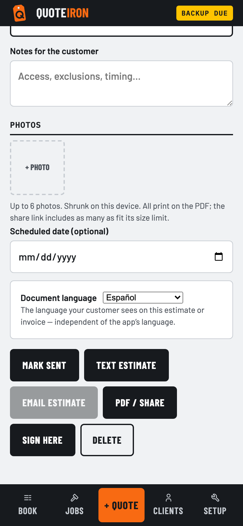 A quote's Document language picker set to Español, with a note that it's independent of the app's language.